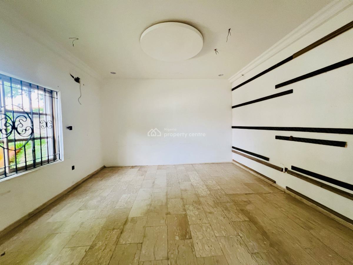 Massive 4 Bedroom Duplex with Bq, Lekki Phase 1, Lekki, Lagos, Semi-detached Duplex for Rent
