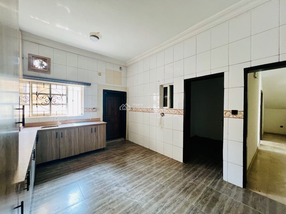 Massive 4 Bedroom Duplex with Bq, Lekki Phase 1, Lekki, Lagos, Semi-detached Duplex for Rent