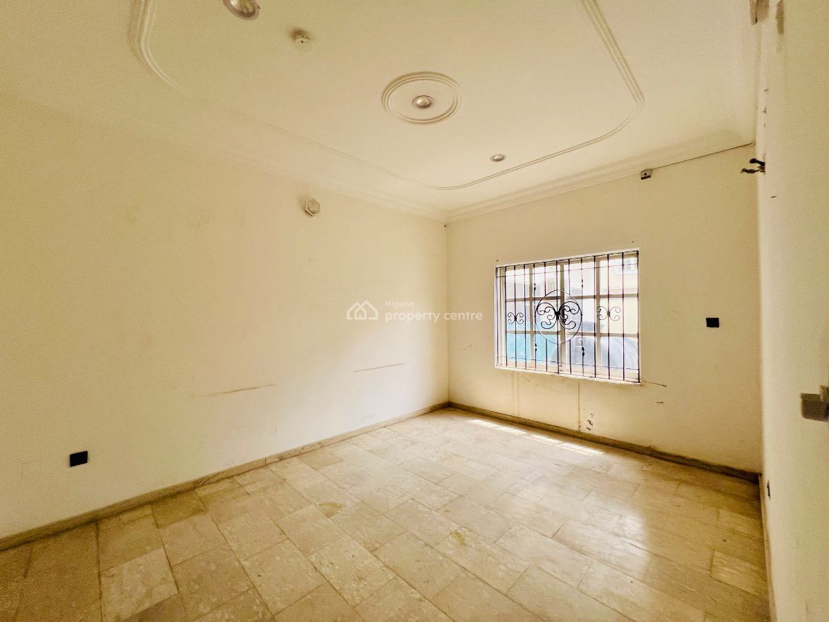 Massive 4 Bedroom Duplex with Bq, Lekki Phase 1, Lekki, Lagos, Semi-detached Duplex for Rent