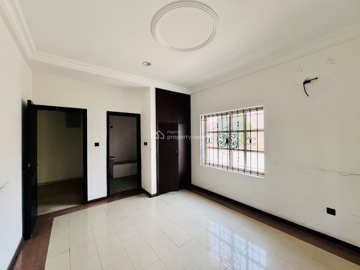 Massive 4 Bedroom Duplex with Bq, Lekki Phase 1, Lekki, Lagos, Semi-detached Duplex for Rent