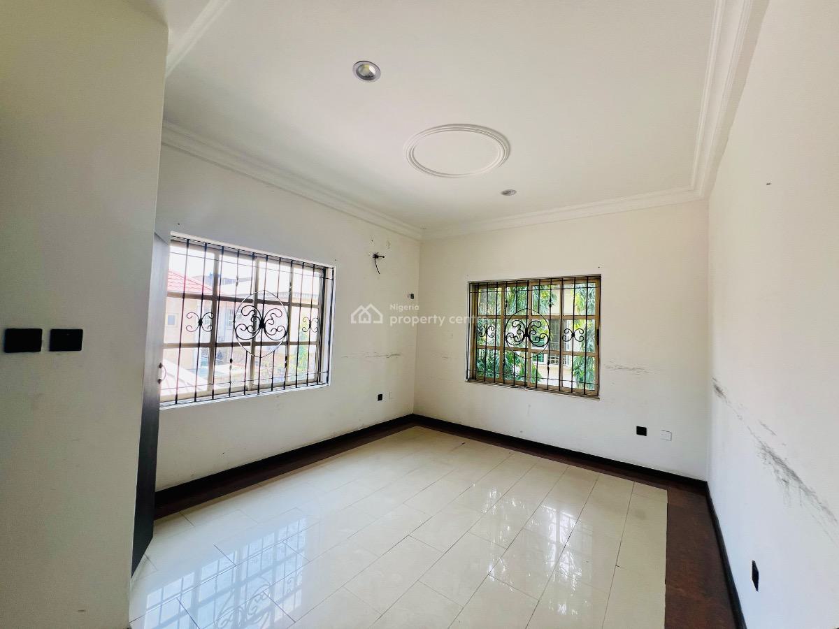 Massive 4 Bedroom Duplex with Bq, Lekki Phase 1, Lekki, Lagos, Semi-detached Duplex for Rent