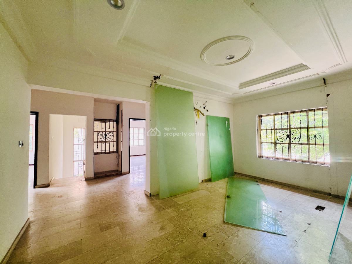 Massive 4 Bedroom Duplex with Bq, Lekki Phase 1, Lekki, Lagos, Semi-detached Duplex for Rent