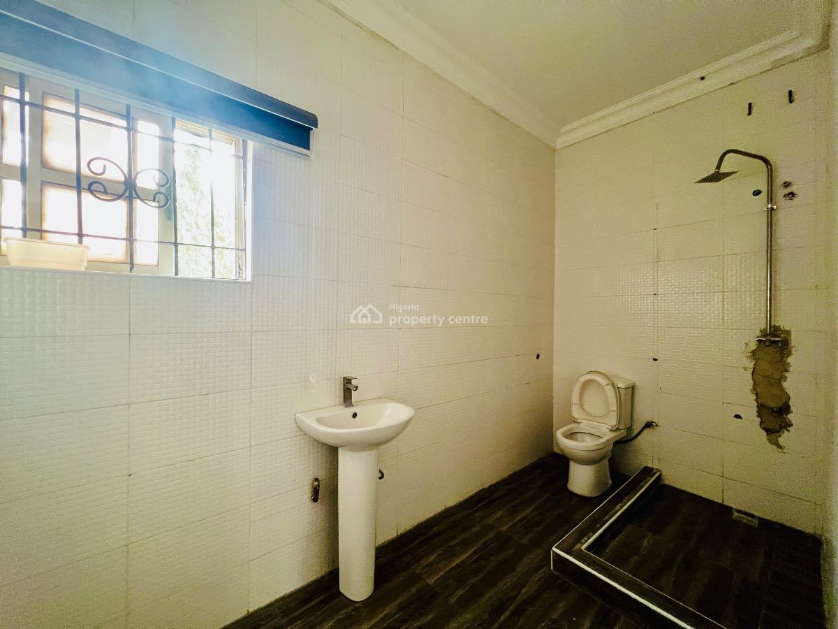 Massive 4 Bedroom Duplex with Bq, Lekki Phase 1, Lekki, Lagos, Semi-detached Duplex for Rent