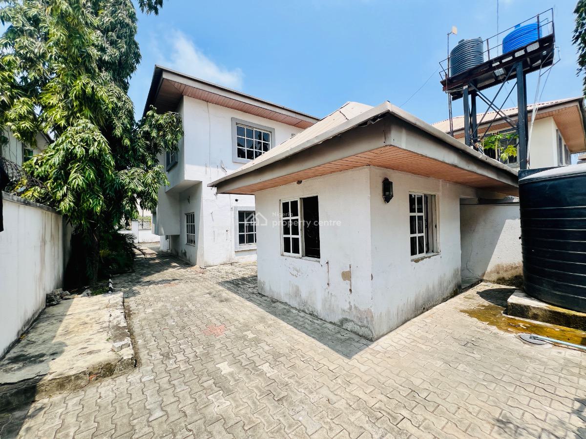 Massive 4 Bedroom Duplex with Bq, Lekki Phase 1, Lekki, Lagos, Semi-detached Duplex for Rent