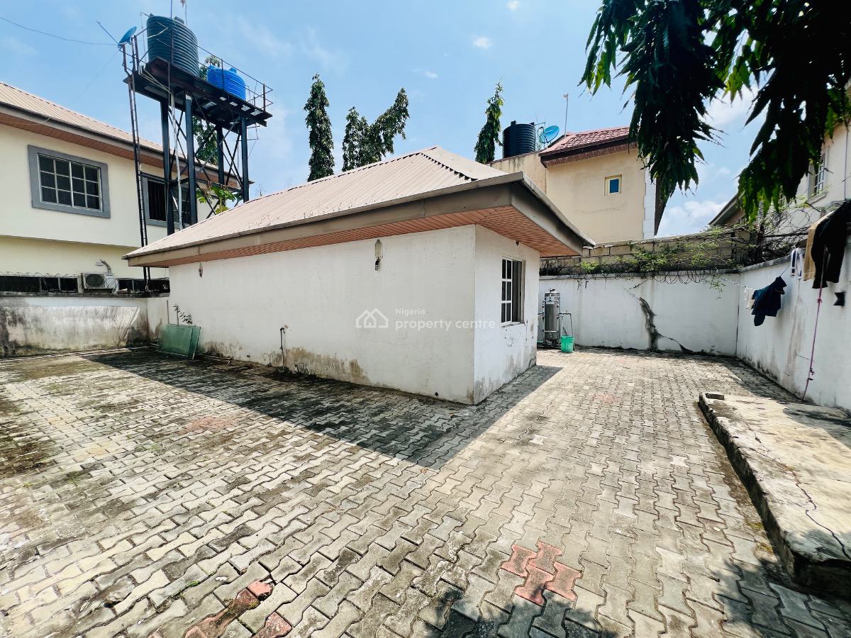 Massive 4 Bedroom Duplex with Bq, Lekki Phase 1, Lekki, Lagos, Semi-detached Duplex for Rent