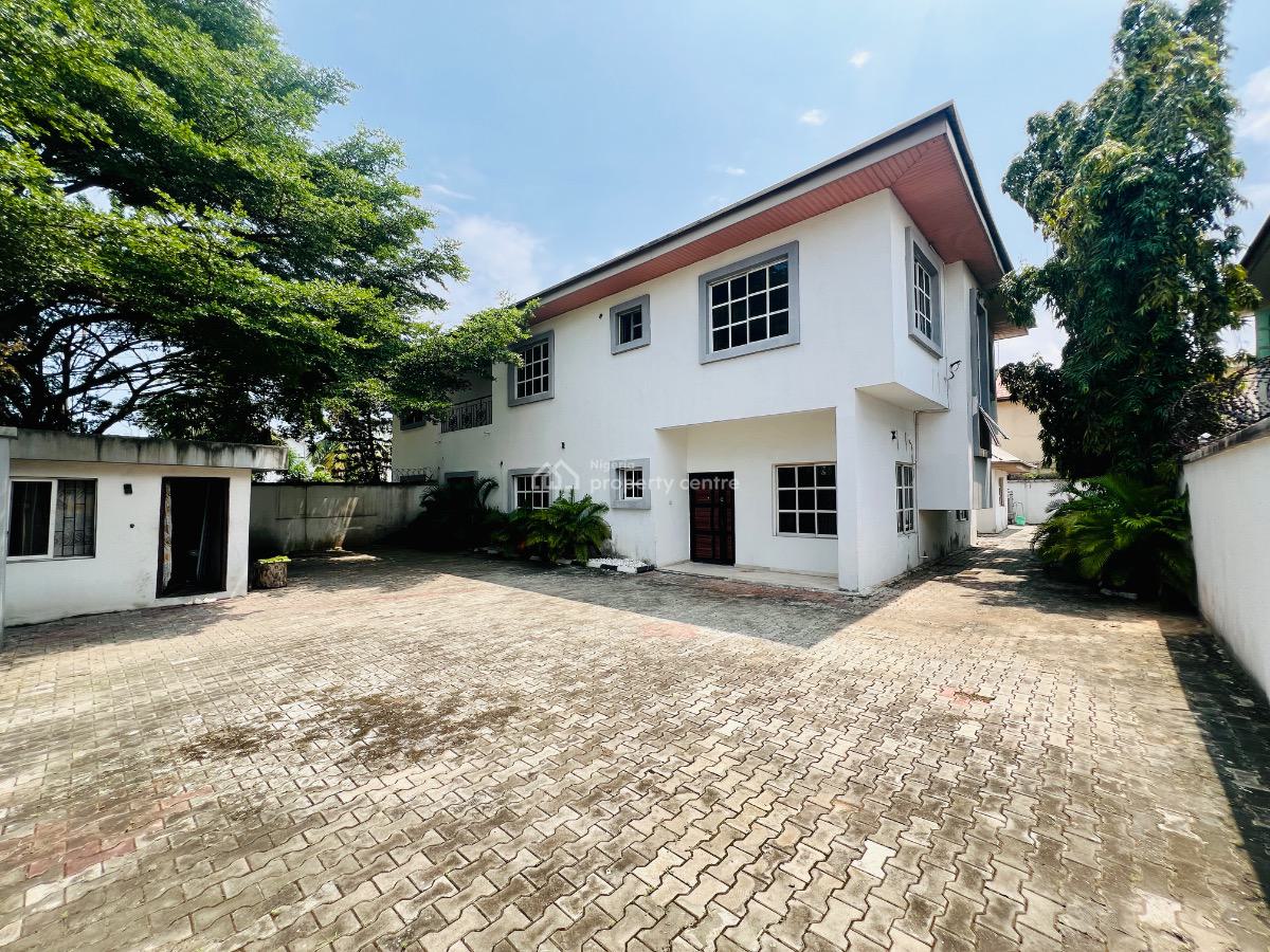 Massive 4 Bedroom Duplex with Bq, Lekki Phase 1, Lekki, Lagos, Semi-detached Duplex for Rent