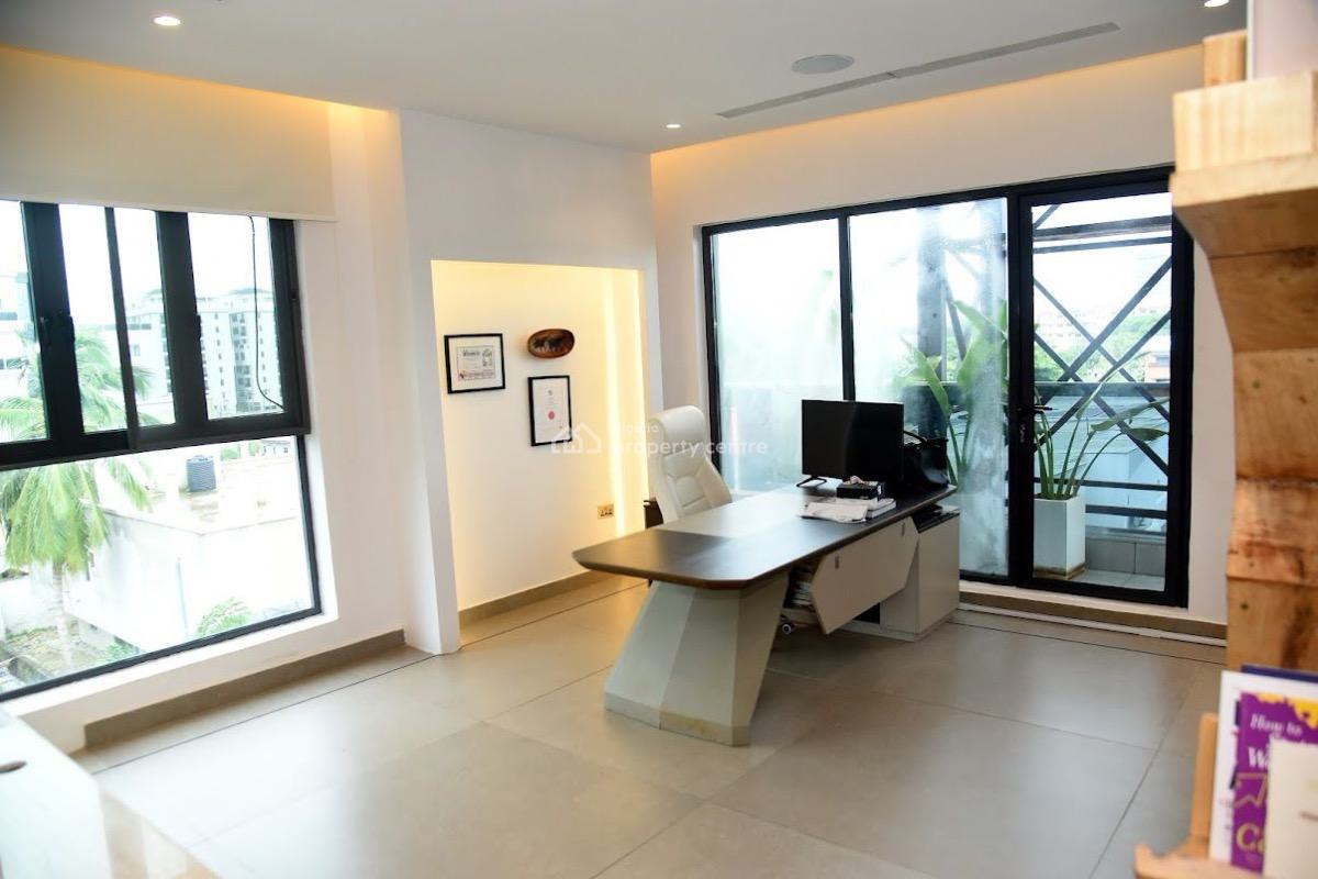Luxury 3 Bedroom Penthouse with Excellent Facilities, Off Adeola Odeku, Victoria Island (vi), Lagos, Flat / Apartment for Sale