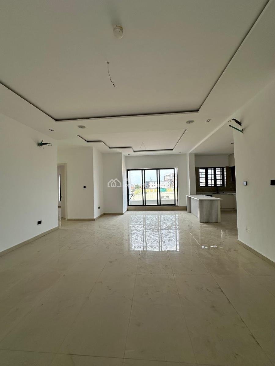 Nicely Built 3 Bedroom Apartment with Bq, Elevator, Pool & Gym, Lekki Phase 1, Lekki, Lagos, Flat / Apartment for Rent