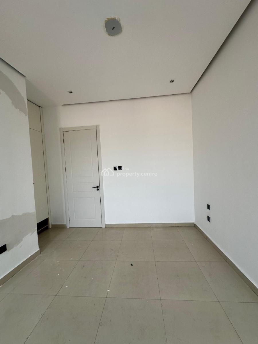 Nicely Built 3 Bedroom Apartment with Bq, Elevator, Pool & Gym, Lekki Phase 1, Lekki, Lagos, Flat / Apartment for Rent