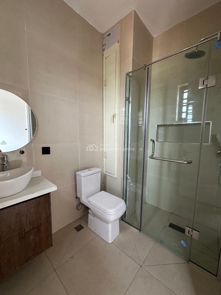 Nicely Built 3 Bedroom Apartment with Bq, Elevator, Pool & Gym, Lekki Phase 1, Lekki, Lagos, Flat / Apartment for Rent