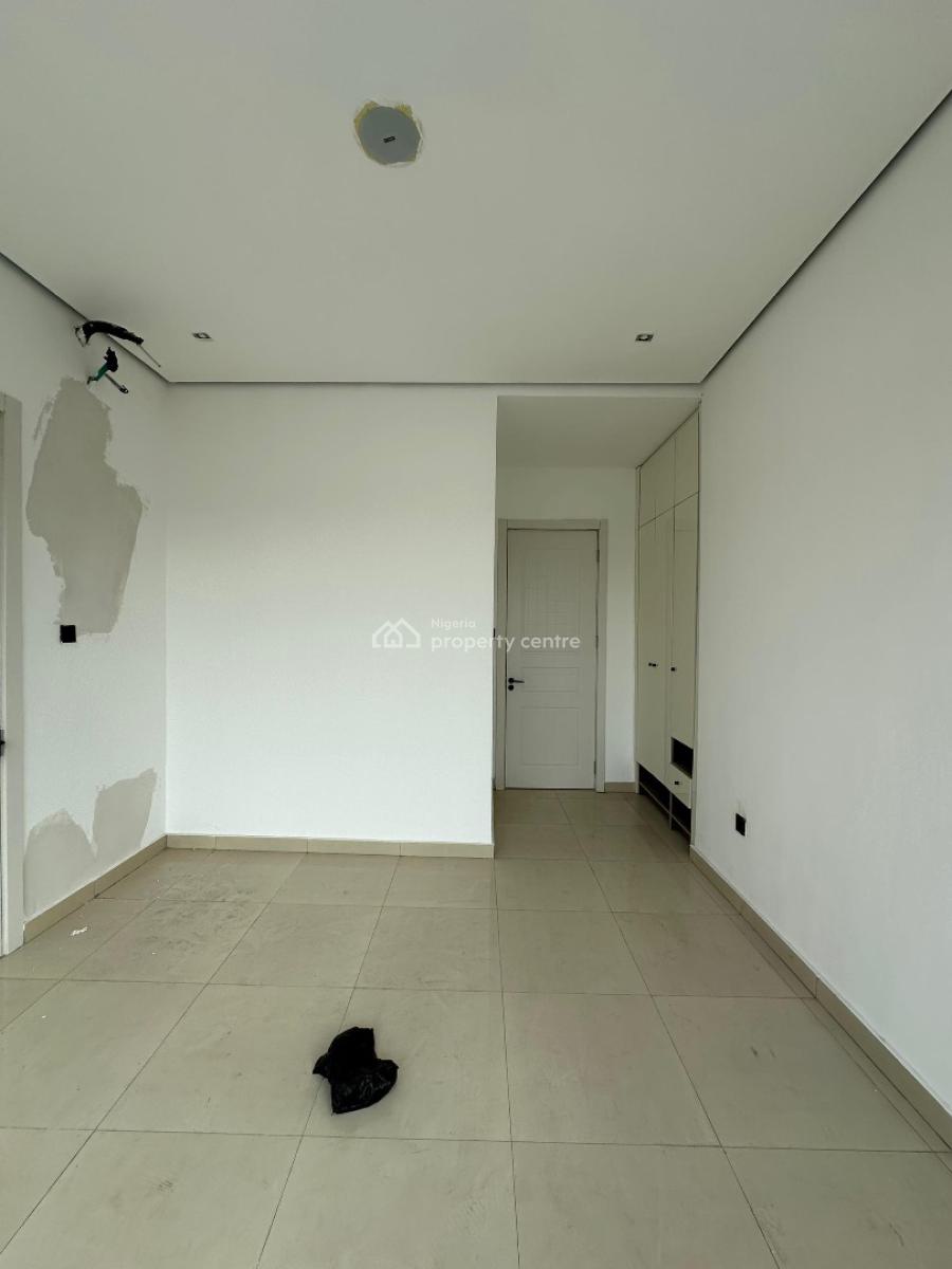 Nicely Built 3 Bedroom Apartment with Bq, Elevator, Pool & Gym, Lekki Phase 1, Lekki, Lagos, Flat / Apartment for Rent