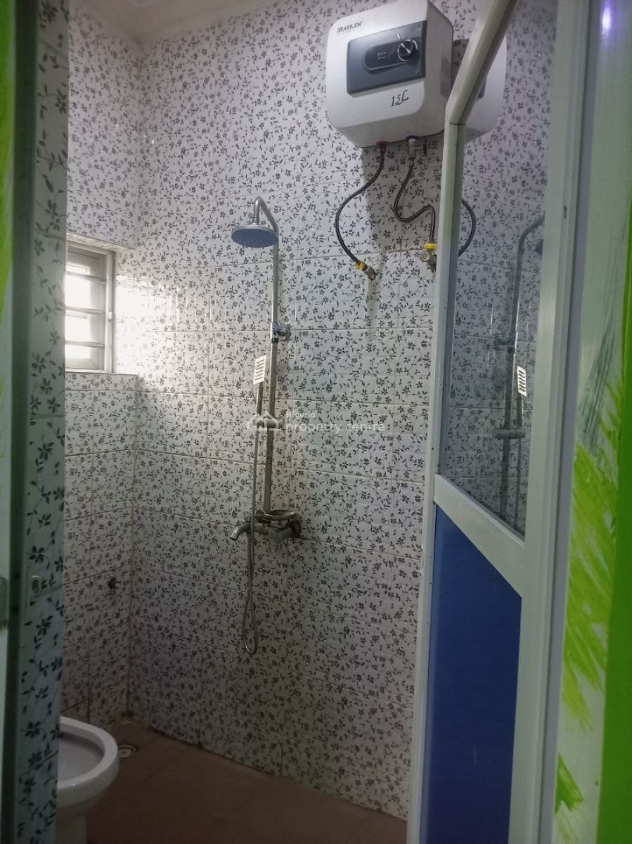 Clean 2 Bedroom, Bucknor Estate, Isolo, Lagos, Flat / Apartment for Rent