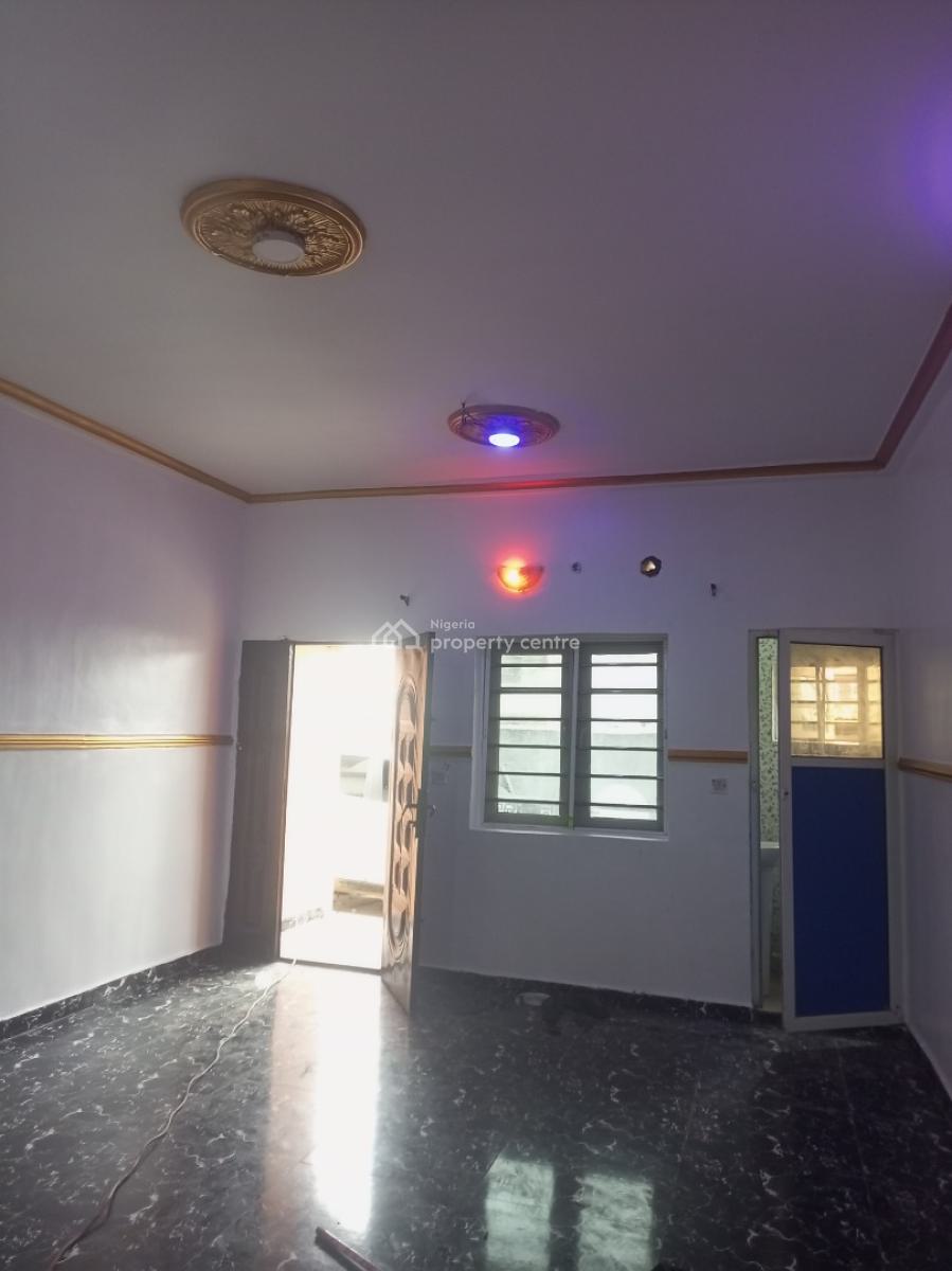 Clean 2 Bedroom, Bucknor Estate, Isolo, Lagos, Flat / Apartment for Rent