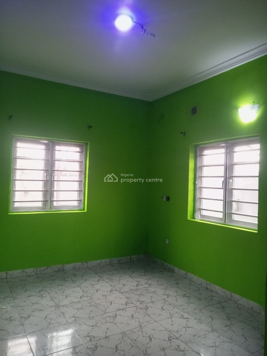 Clean 2 Bedroom, Bucknor Estate, Isolo, Lagos, Flat / Apartment for Rent