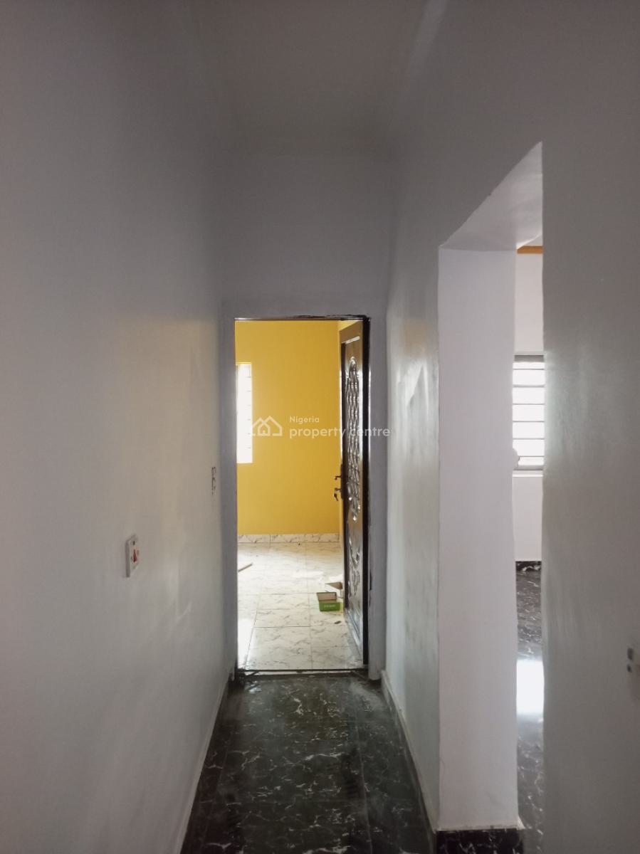 Clean 2 Bedroom, Bucknor Estate, Isolo, Lagos, Flat / Apartment for Rent