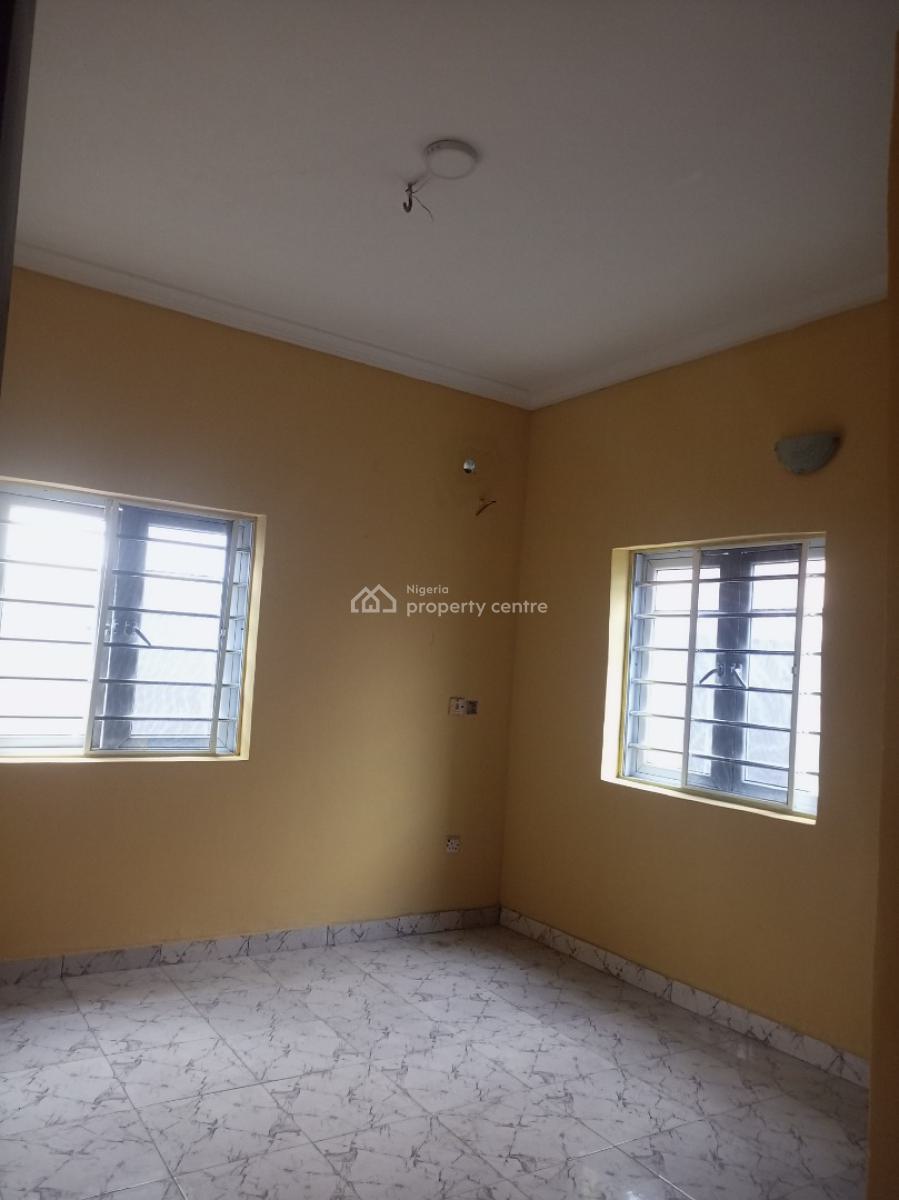Clean 2 Bedroom, Bucknor Estate, Isolo, Lagos, Flat / Apartment for Rent