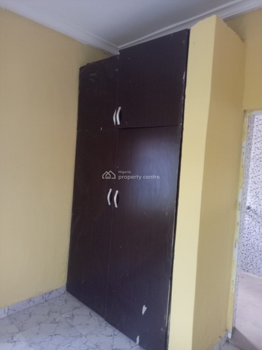 Clean 2 Bedroom, Bucknor Estate, Isolo, Lagos, Flat / Apartment for Rent