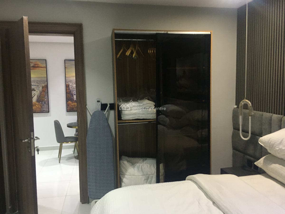 Fully Furnished and Serviced 2 Bedrooms Flat with Pool and Gym,snooker, Off Freedom Way Lekki Ohase 1, Lekki Phase 1, Lekki, Lagos, Flat / Apartment Short Let