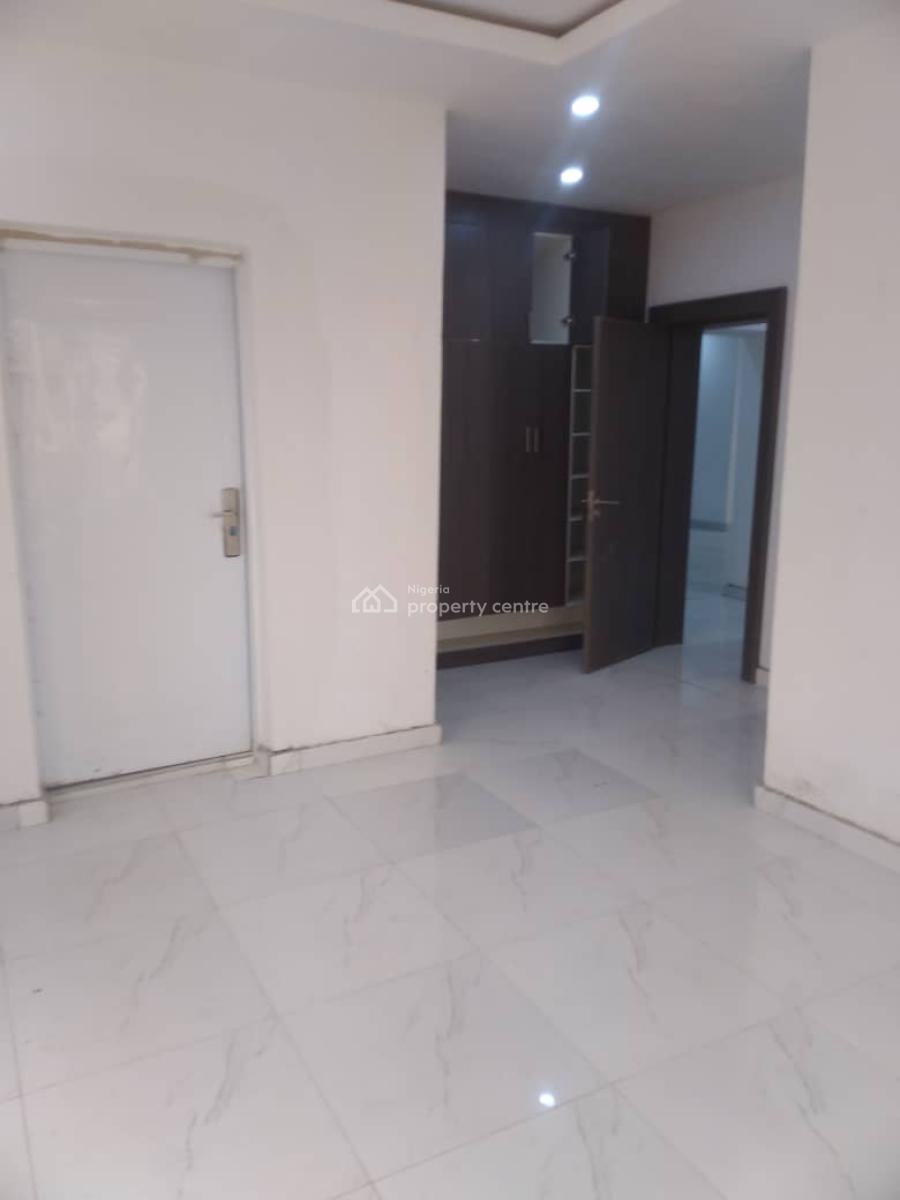 Standard 3 Bedrooms Flat with Bq, New Road Alpha Beach, Chevron, Lekki, Lagos, Flat / Apartment for Rent