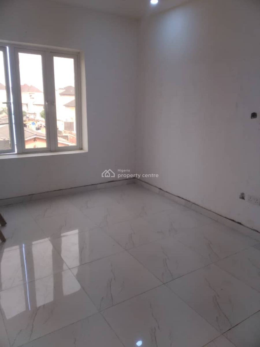 Standard 3 Bedrooms Flat with Bq, New Road Alpha Beach, Chevron, Lekki, Lagos, Flat / Apartment for Rent