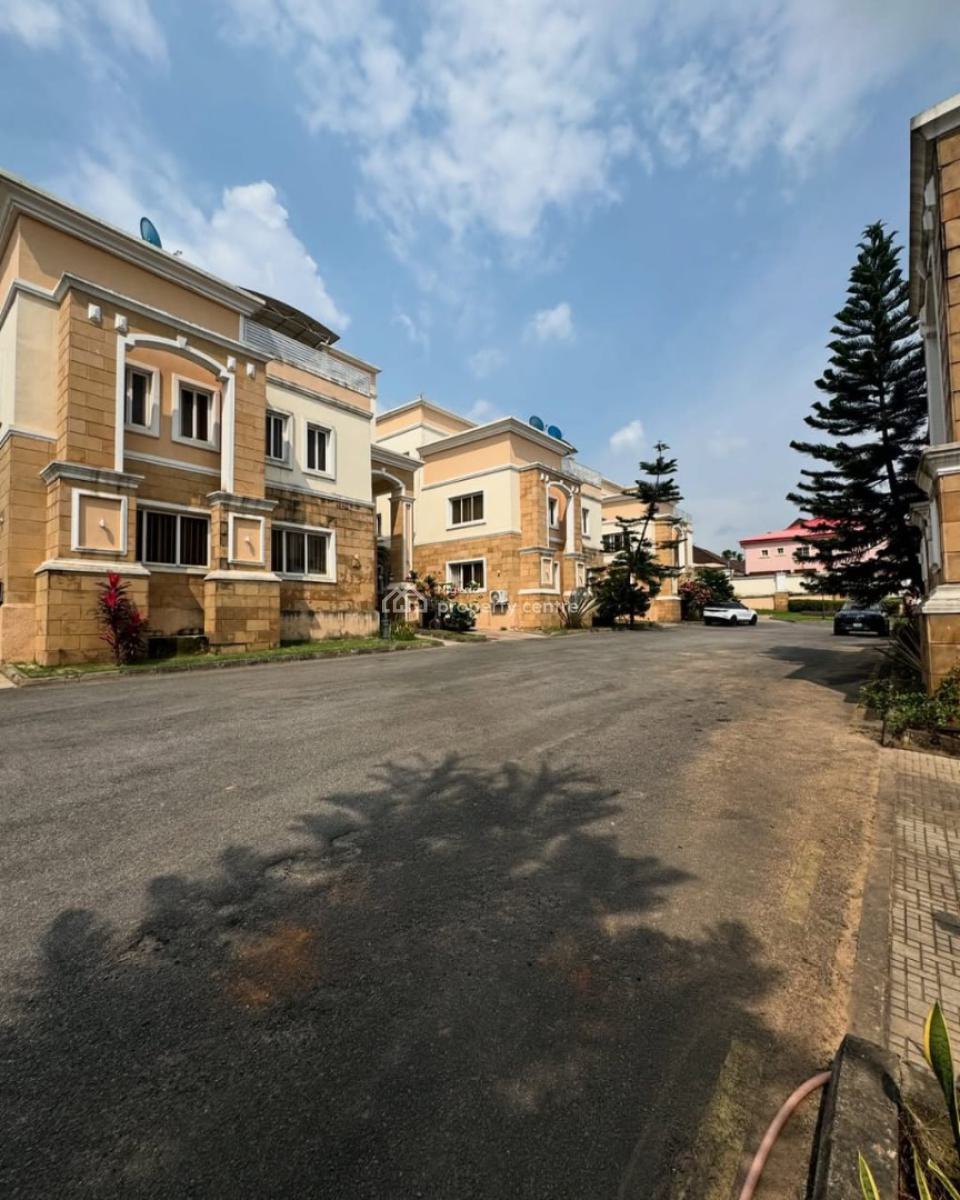 a Well-built Serviced 3 Bedroom Semi-detached Duplex + 1bq, Maitama District, Abuja, Semi-detached Duplex for Rent