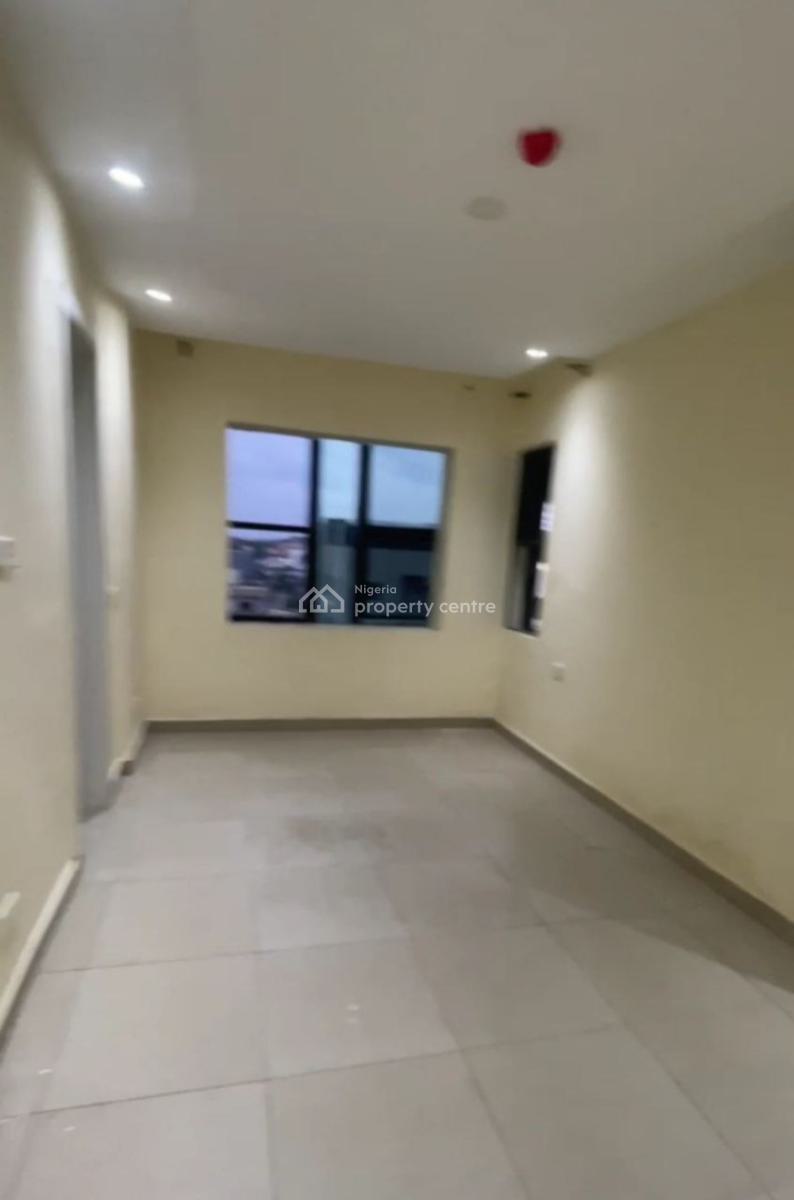 2 Bedroom Apartment Waterfront Admiralty Road, Cinema, Elevator, Swimming Pool, Off Admiralty Way, Lekki Phase 1, Lekki, Lagos, Flat / Apartment for Rent