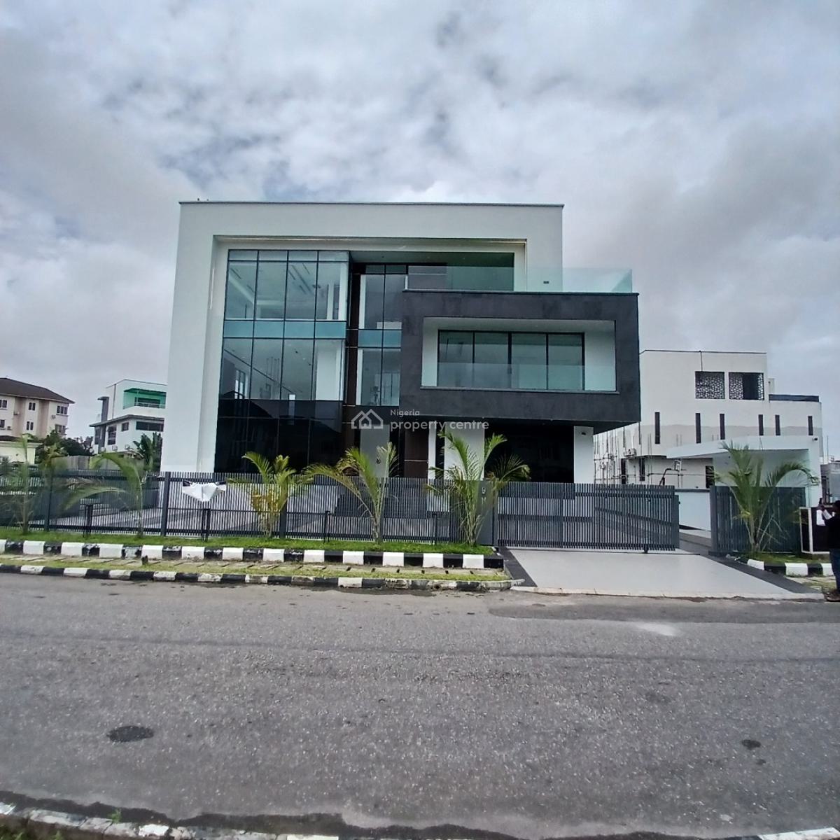 Magnificent 5 Bedroom Mansion with Elevator, Rooftop, Cinema, Pinnock Beach Estate, Osapa, Lekki, Lagos, Detached Duplex for Sale