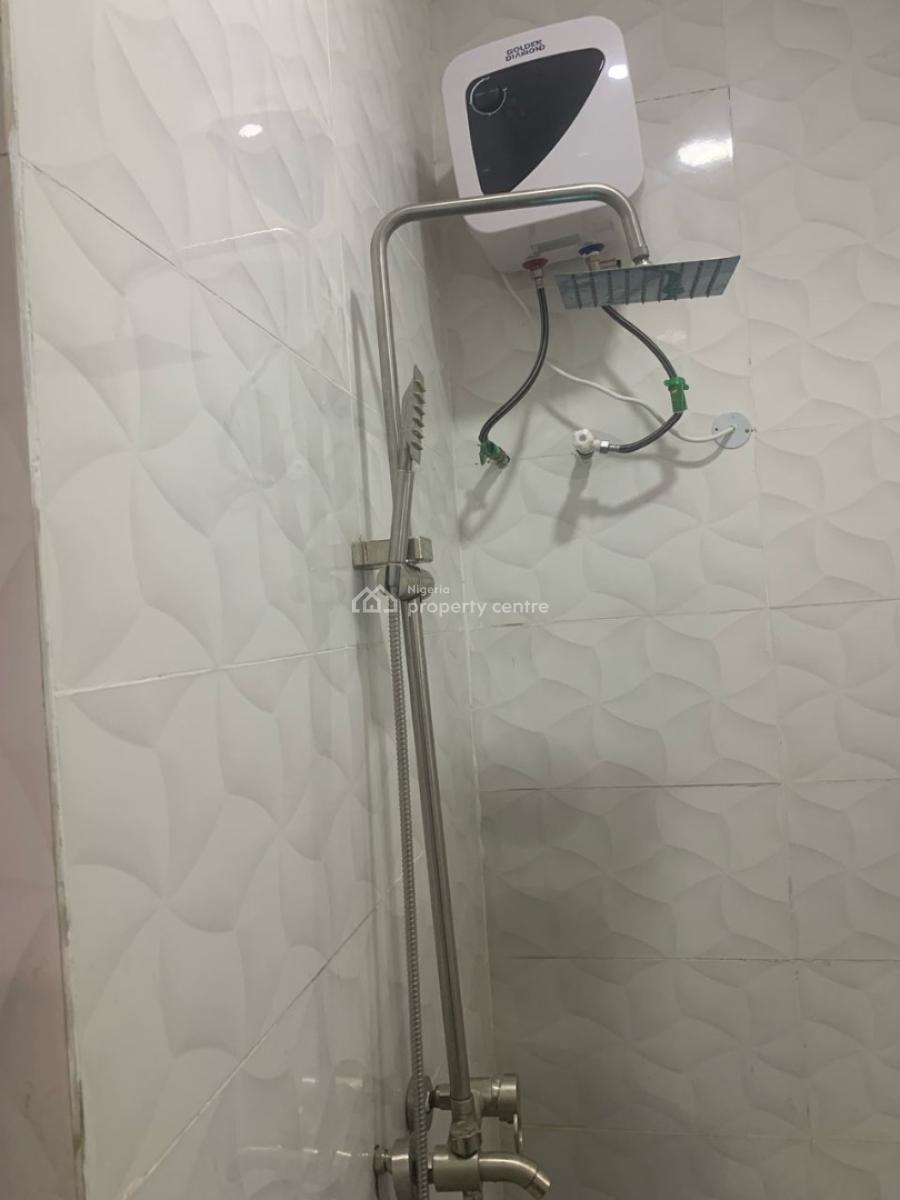1 Bedroom Mini Flat with Kitted Kitchen, 5 Olaide Street Onigbogbo, Maryland, Lagos, Flat / Apartment for Rent
