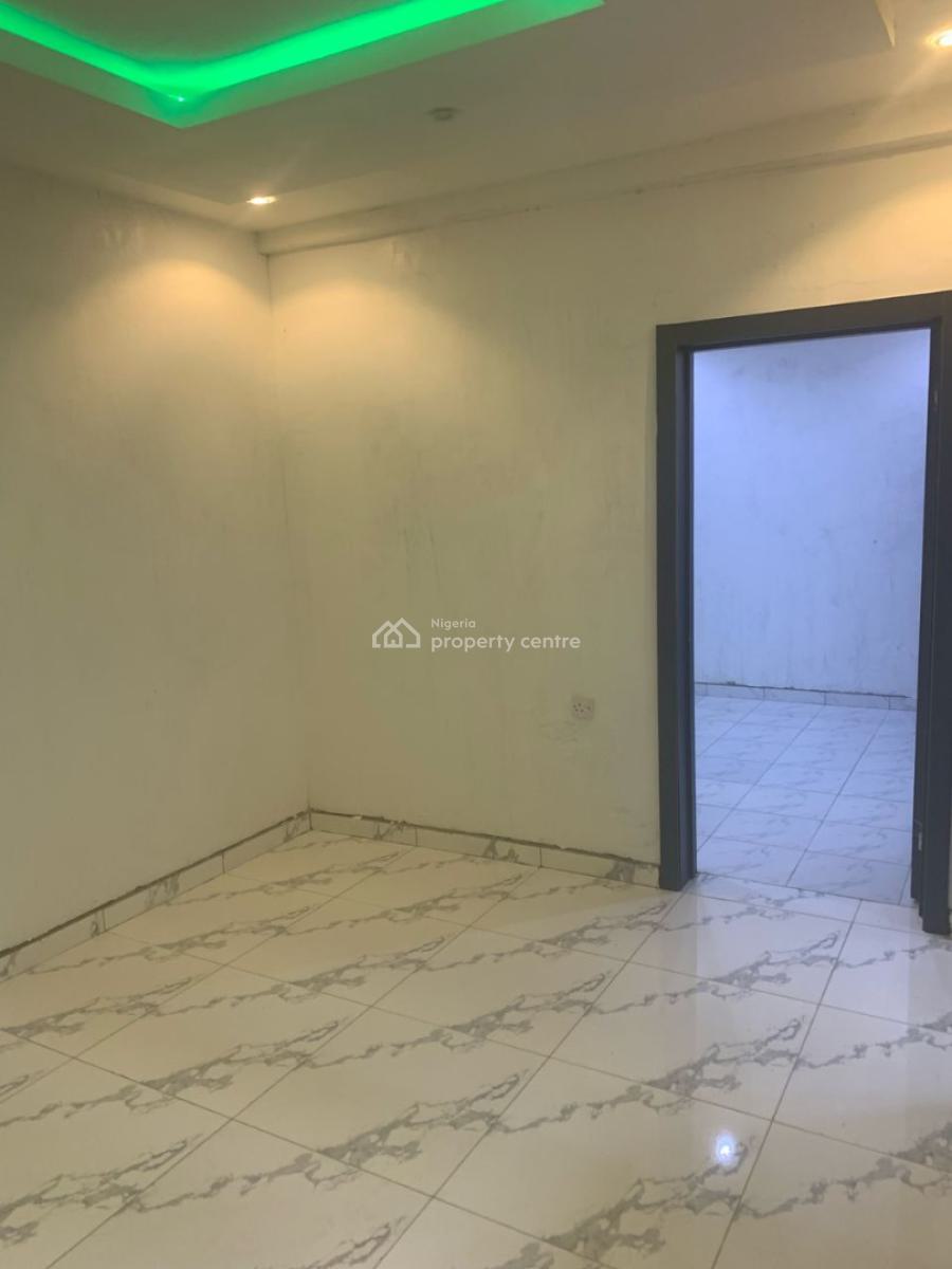 1 Bedroom Mini Flat with Kitted Kitchen, 5 Olaide Street Onigbogbo, Maryland, Lagos, Flat / Apartment for Rent