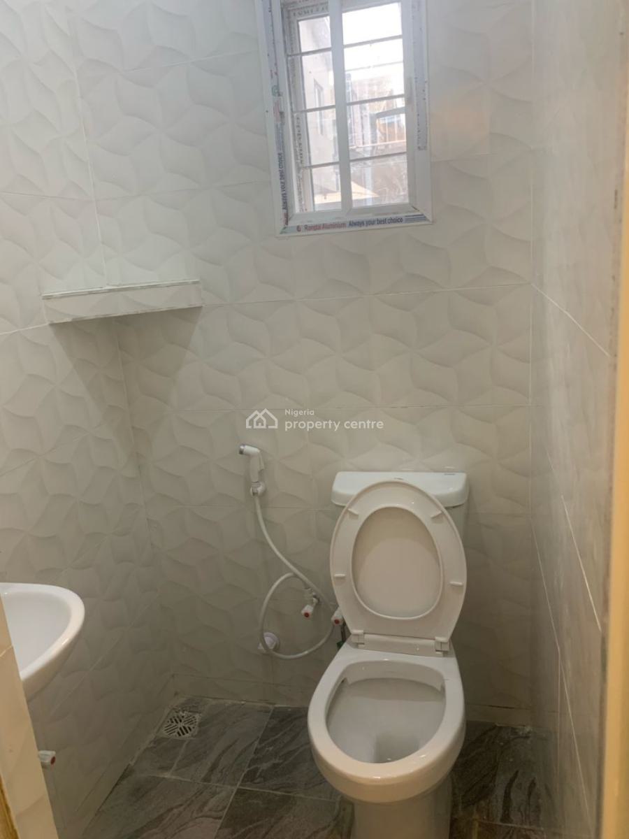 1 Bedroom Mini Flat with Kitted Kitchen, 5 Olaide Street Onigbogbo, Maryland, Lagos, Flat / Apartment for Rent