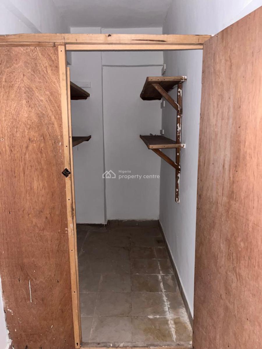 Modern 3-bedroom Apartment with Spacious Living Area, Abeokuta Street, Off Adekunle Street, Ebute Metta East, Yaba, Lagos, Flat / Apartment for Rent