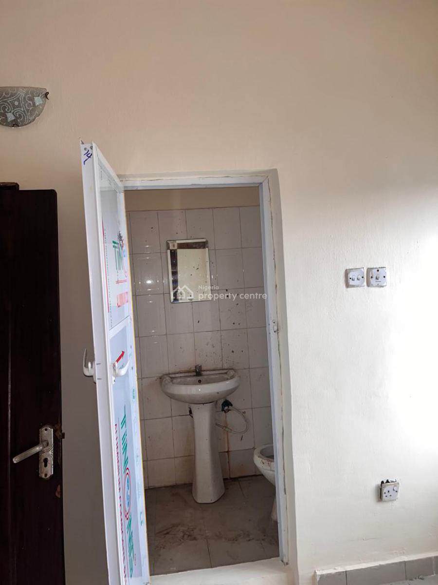 Modern 3-bedroom Apartment with Spacious Living Area, Abeokuta Street, Off Adekunle Street, Ebute Metta East, Yaba, Lagos, Flat / Apartment for Rent