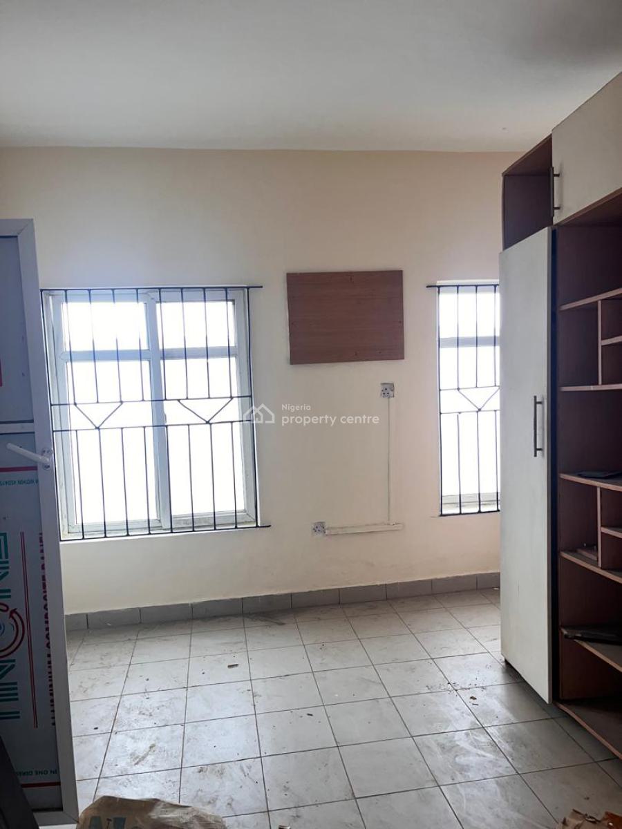Modern 3-bedroom Apartment with Spacious Living Area, Abeokuta Street, Off Adekunle Street, Ebute Metta East, Yaba, Lagos, Flat / Apartment for Rent