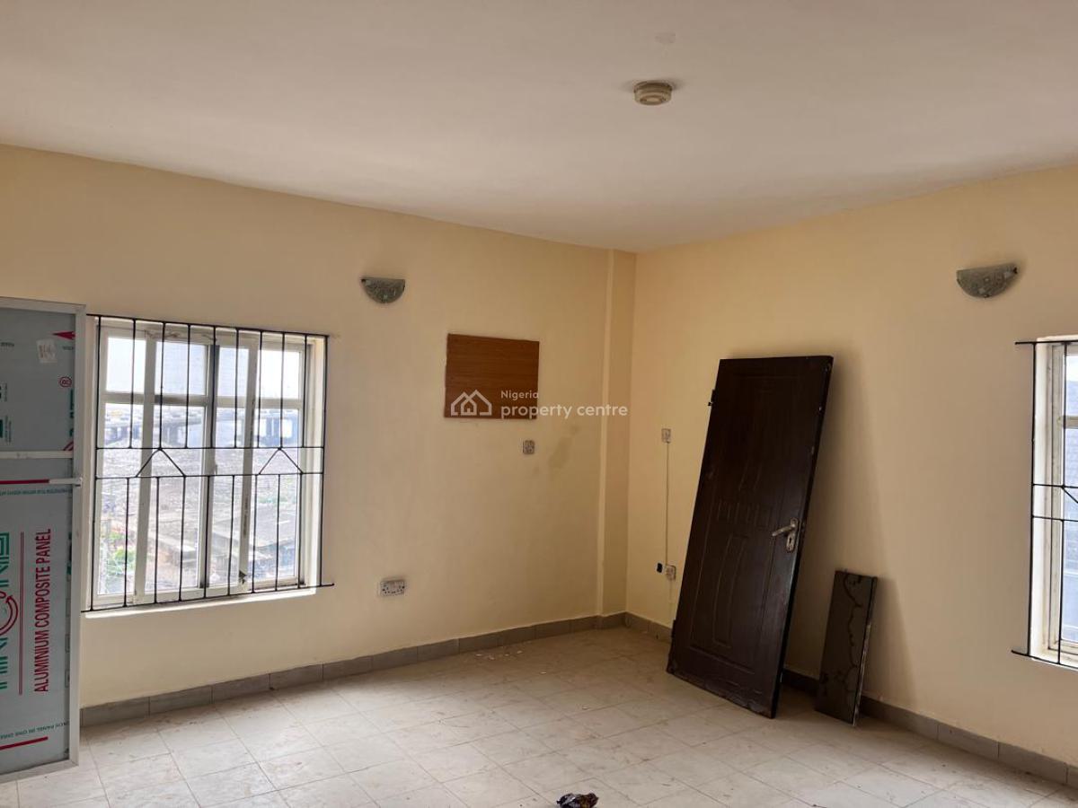 Modern 3-bedroom Apartment with Spacious Living Area, Abeokuta Street, Off Adekunle Street, Ebute Metta East, Yaba, Lagos, Flat / Apartment for Rent