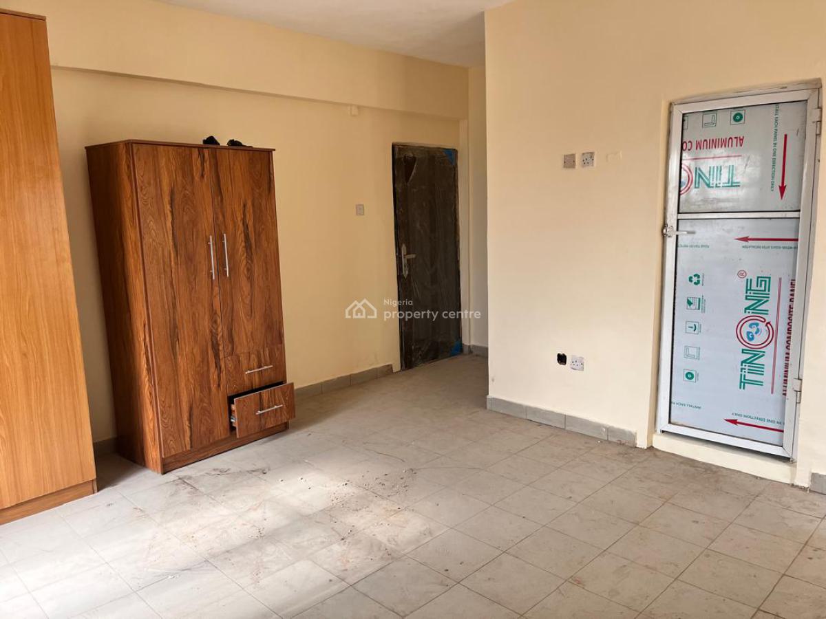 Modern 3-bedroom Apartment with Spacious Living Area, Abeokuta Street, Off Adekunle Street, Ebute Metta East, Yaba, Lagos, Flat / Apartment for Rent