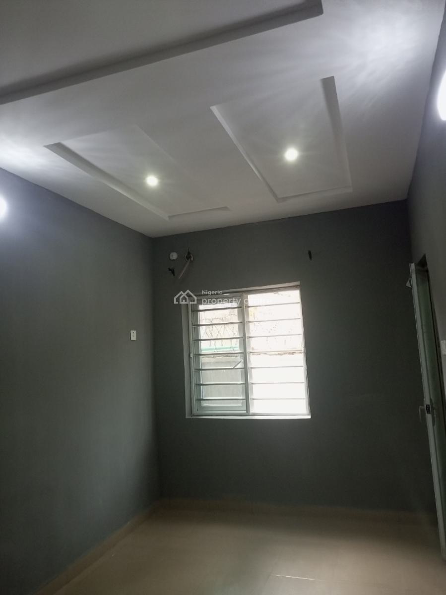 Newly Built 2 Bedroom, Bucknor Estate, Isolo, Lagos, Flat / Apartment for Rent