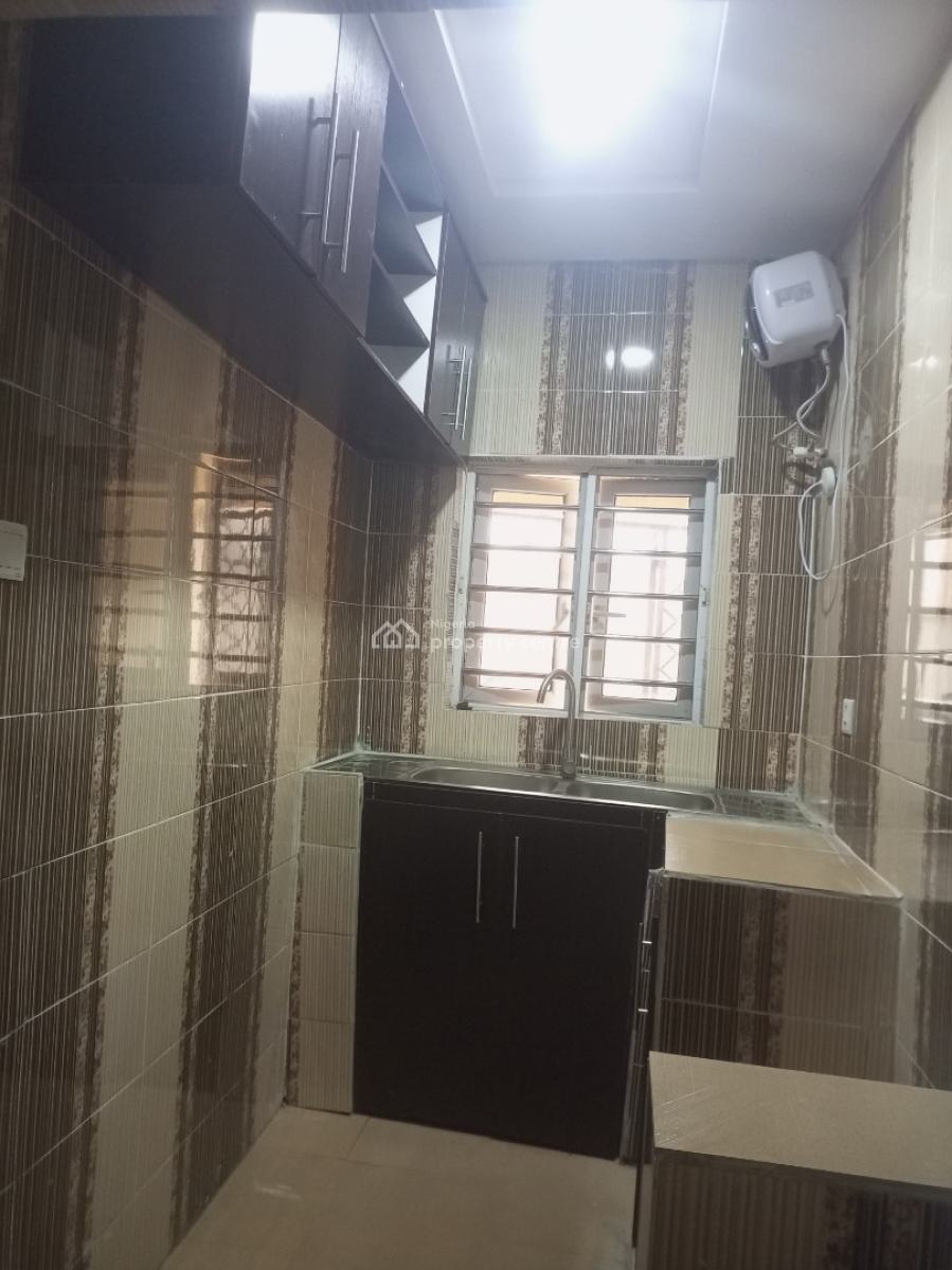 Newly Built 2 Bedroom, Bucknor Estate, Isolo, Lagos, Flat / Apartment for Rent