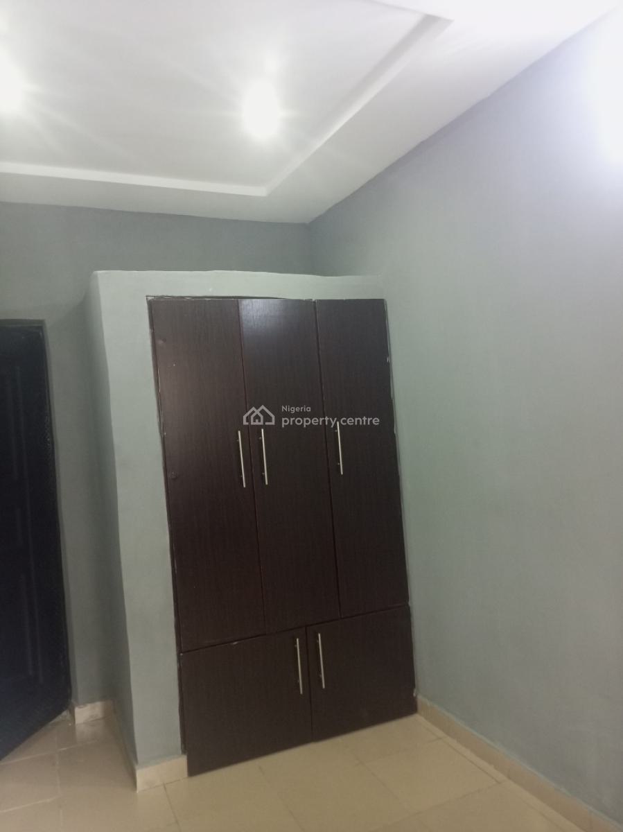 Newly Built 2 Bedroom, Bucknor Estate, Isolo, Lagos, Flat / Apartment for Rent