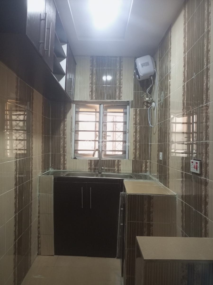 Newly Built 2 Bedroom, Bucknor Estate, Isolo, Lagos, Flat / Apartment for Rent