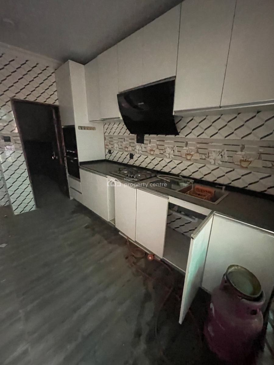 Standard Three Bedroom Terrace, Around Family Worship Center, Wuye, Abuja, Terraced Duplex for Rent