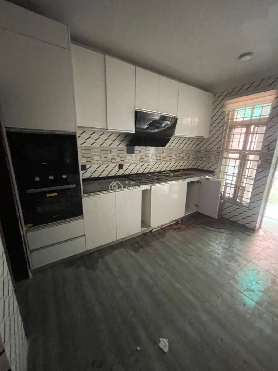 Standard Three Bedroom Terrace, Around Family Worship Center, Wuye, Abuja, Terraced Duplex for Rent