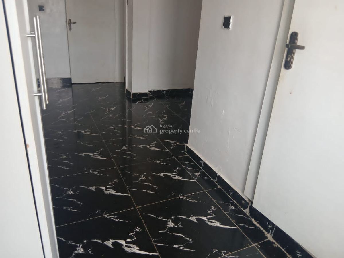 2 Bedroom Spacious Apartment Upstairs, Osapa, Lekki, Lagos, Flat / Apartment for Rent