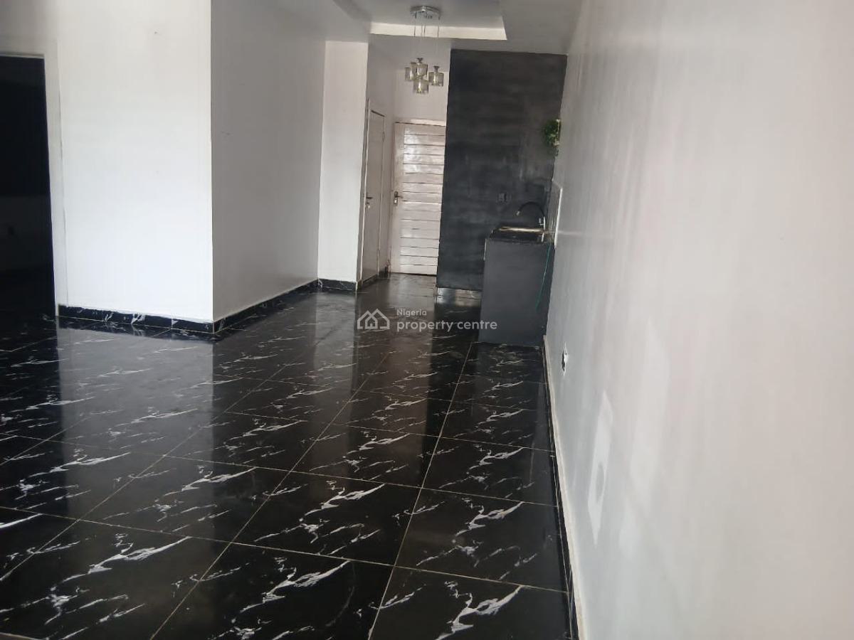2 Bedroom Spacious Apartment Upstairs, Osapa, Lekki, Lagos, Flat / Apartment for Rent