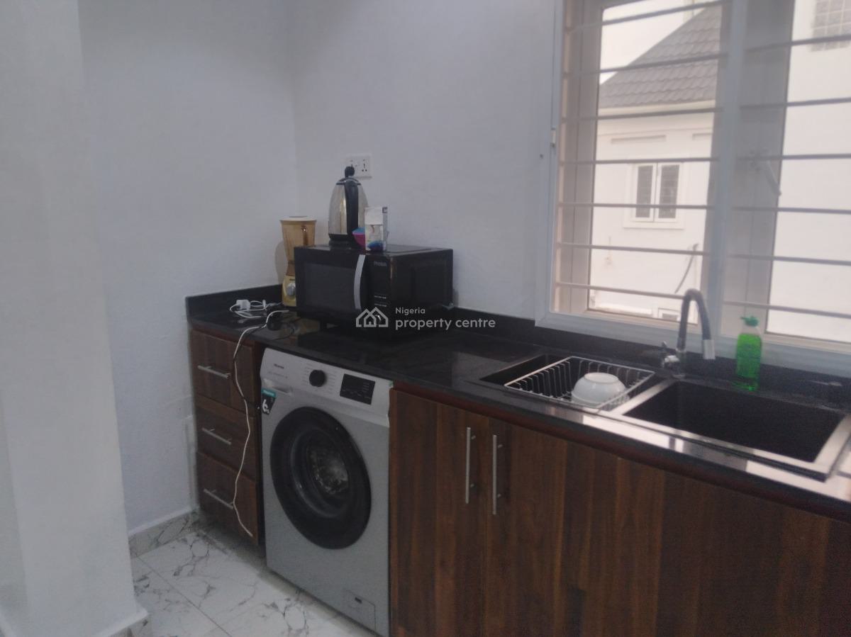 Furnished 1 Bedroom Apartment with 24hrs Power, Lekki Phase 1, Lekki, Lagos, Mini Flat (room and Parlour) for Rent