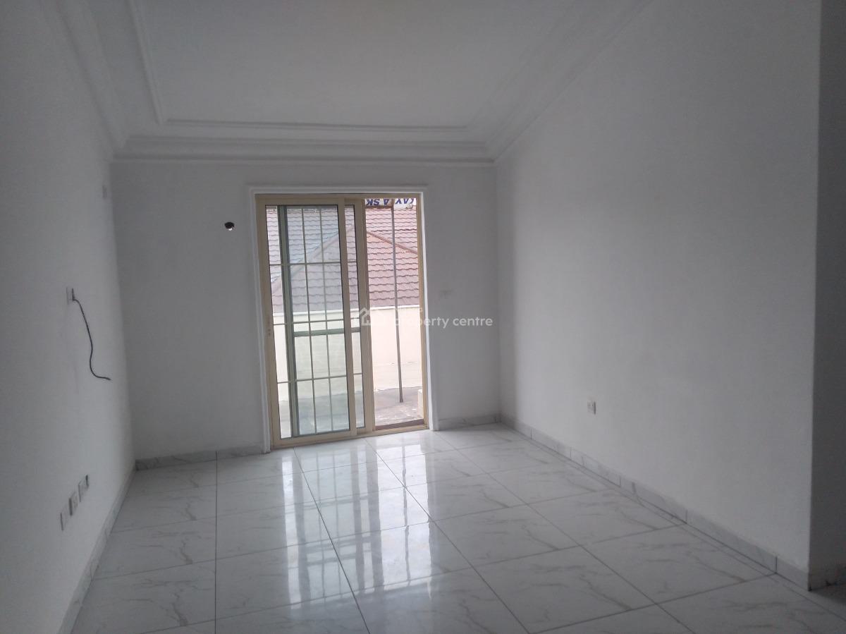 Spacious Five (5) Bedroom Penthouse, Lekki Phase 1, Lekki, Lagos, Flat / Apartment for Rent