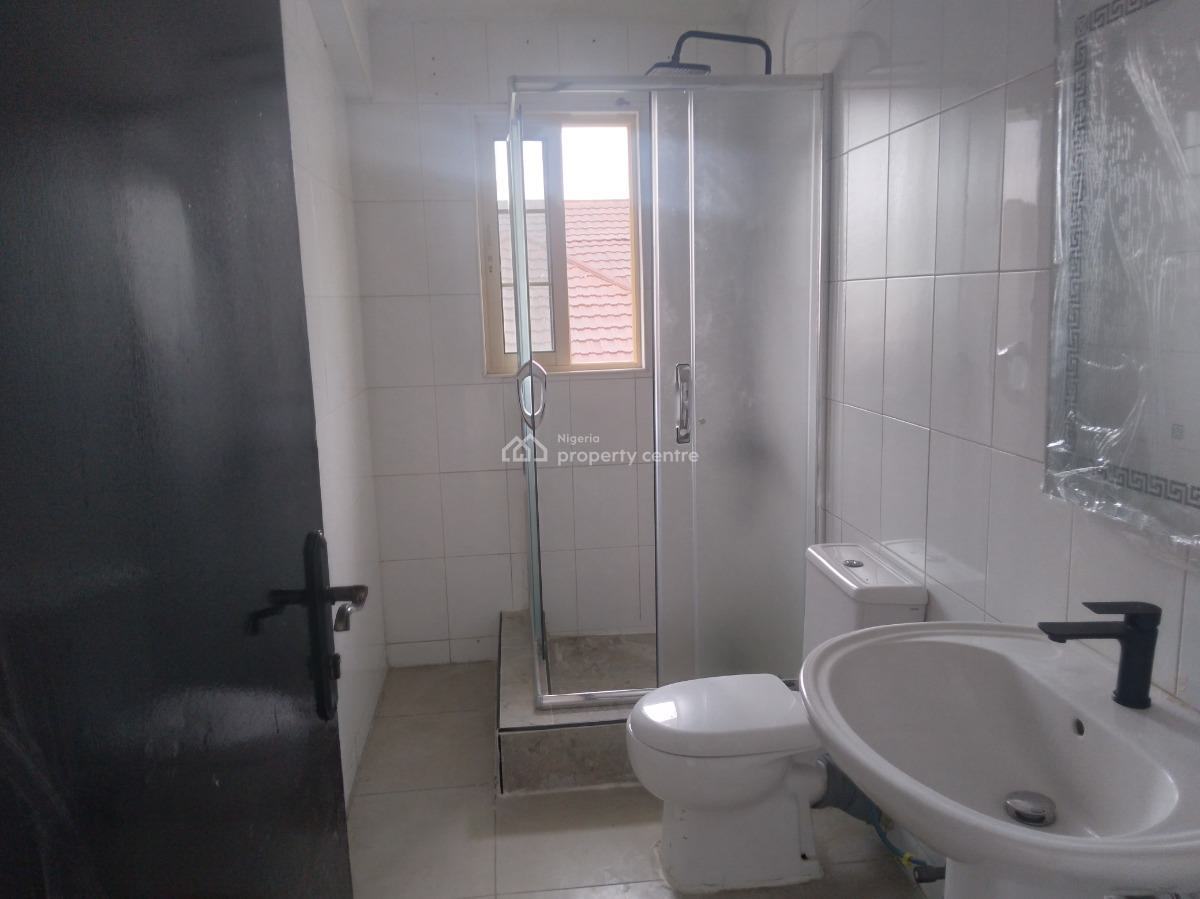 Spacious Five (5) Bedroom Penthouse, Lekki Phase 1, Lekki, Lagos, Flat / Apartment for Rent