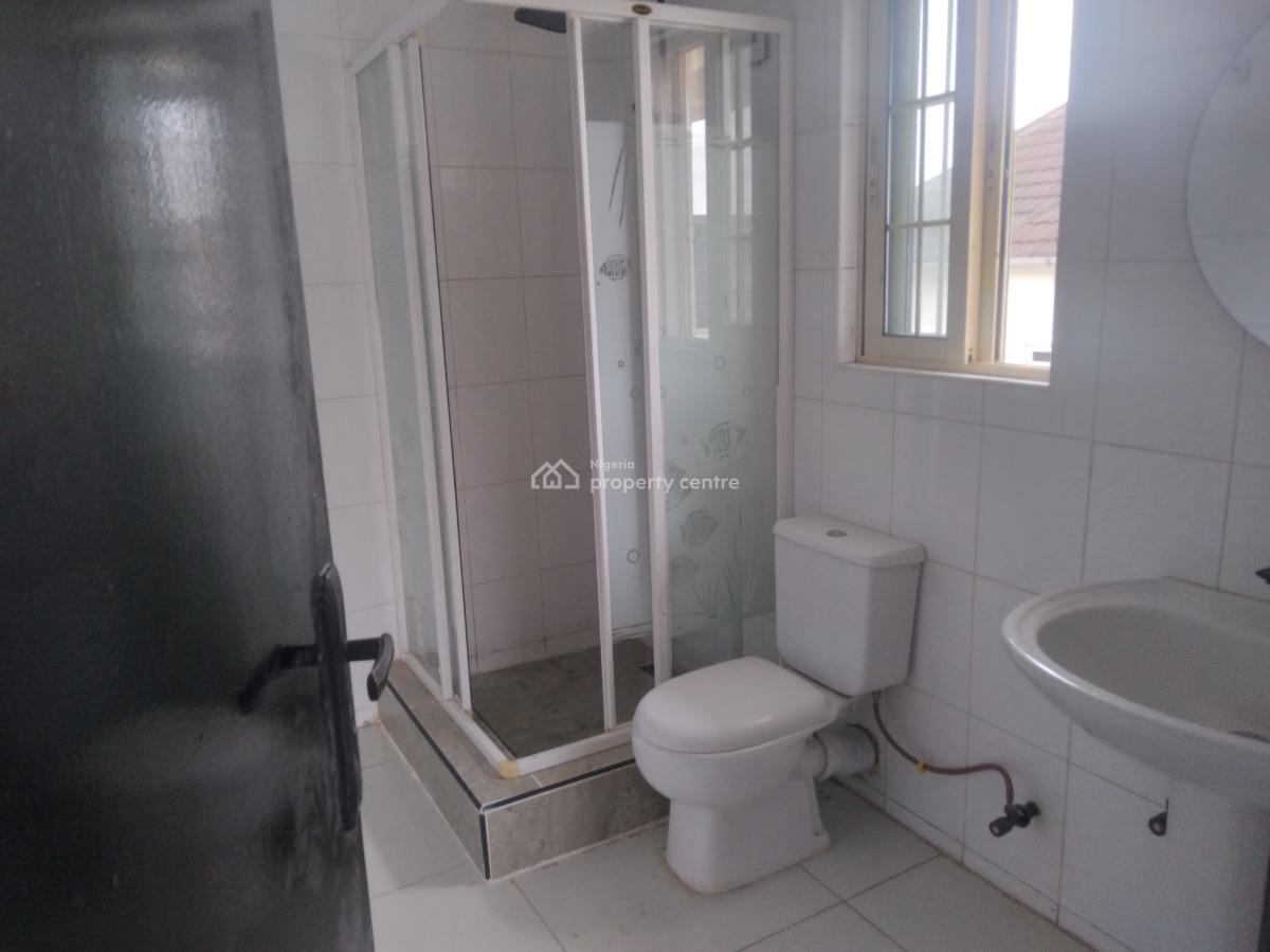 Spacious Five (5) Bedroom Penthouse, Lekki Phase 1, Lekki, Lagos, Flat / Apartment for Rent