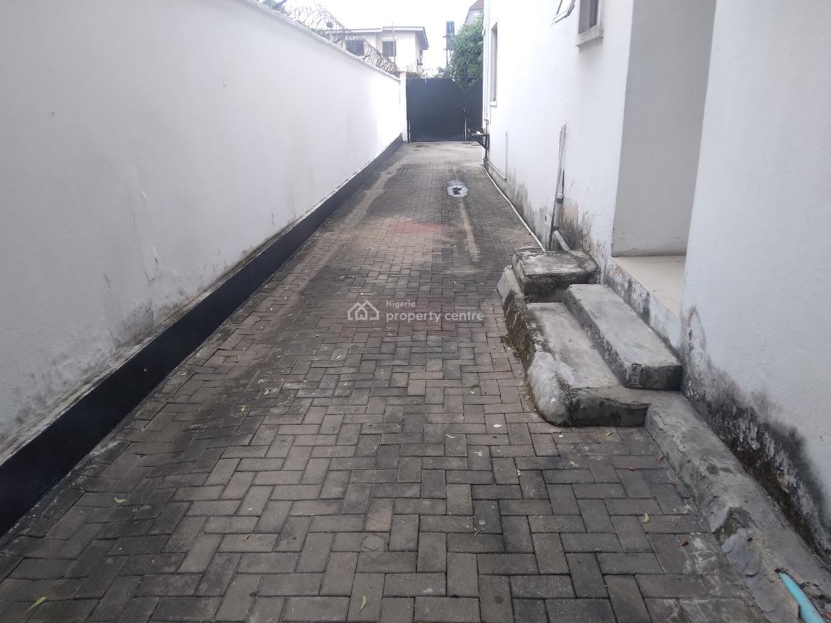 Four (4) Bedroom Fully Detached Duplex + 2 Rooms Bq, Lekki Phase 1, Lekki, Lagos, Detached Duplex for Rent