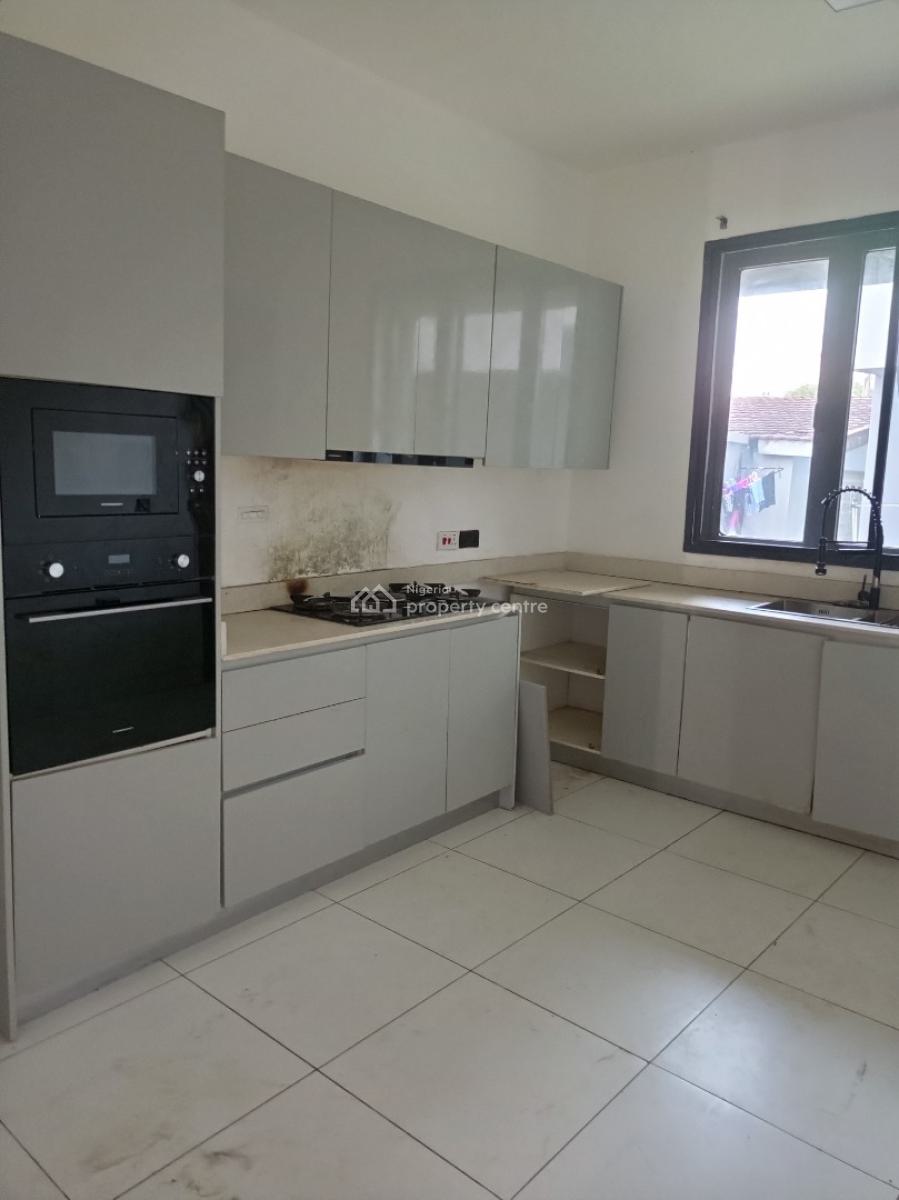 Luxury 4 Bedroom Terrace with Bq 24hours Light Secured Estate, Ologolo, Lekki, Lagos, Terraced Duplex for Rent