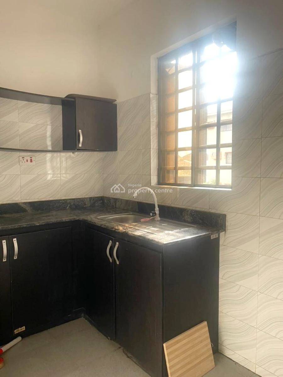 Luxury 2 Bedrooms Apartment, Gra Phase 1, Magodo, Lagos, Flat / Apartment for Rent